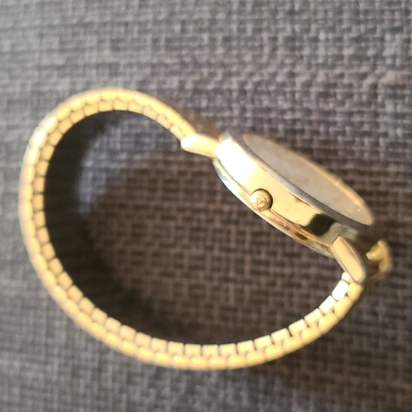 Timex indiglo WR 30 M gold color unisex - Picture 5 of 8